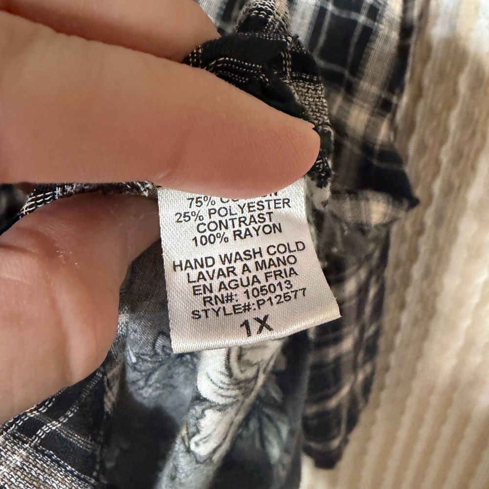 Black and White Plaid Blouse with Floral Embroidery - Picture 4 of 4